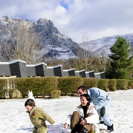 Les Cabannes 2p 2 *