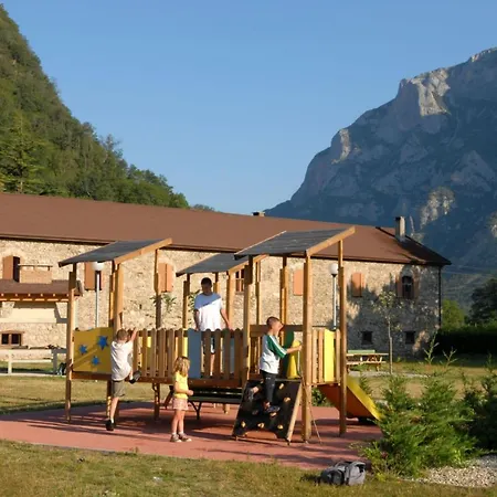 Les Cabannes 2p 2 * Les Cabannes (Ariege)